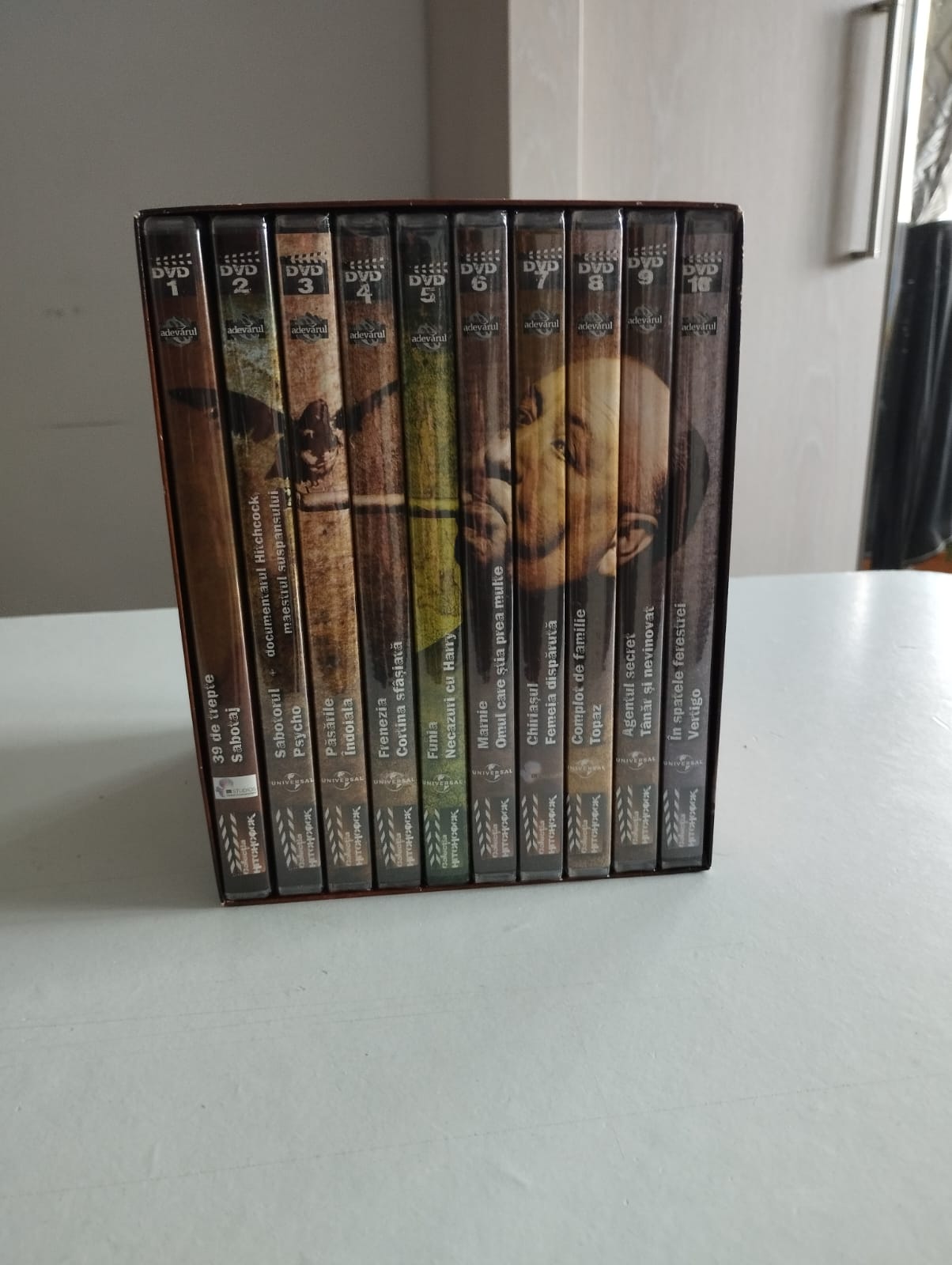 dvd-10-set-alfred-hitchcock-adevarul